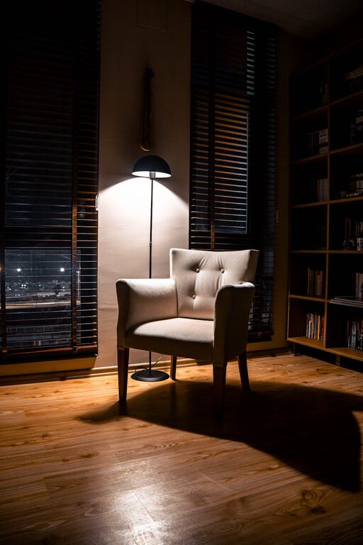 How to Create a Cozy Reading Nook in Your Home